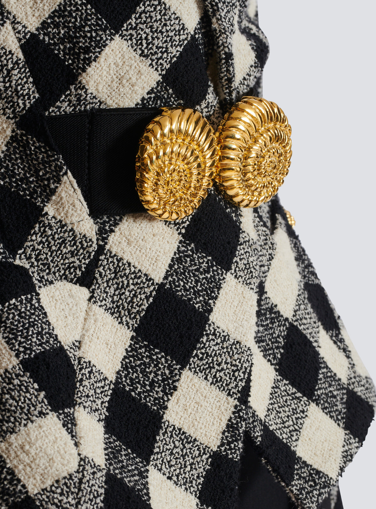 Veste ceinturée en tweed vichy avec deux boutons escargot - Noir & Blanc