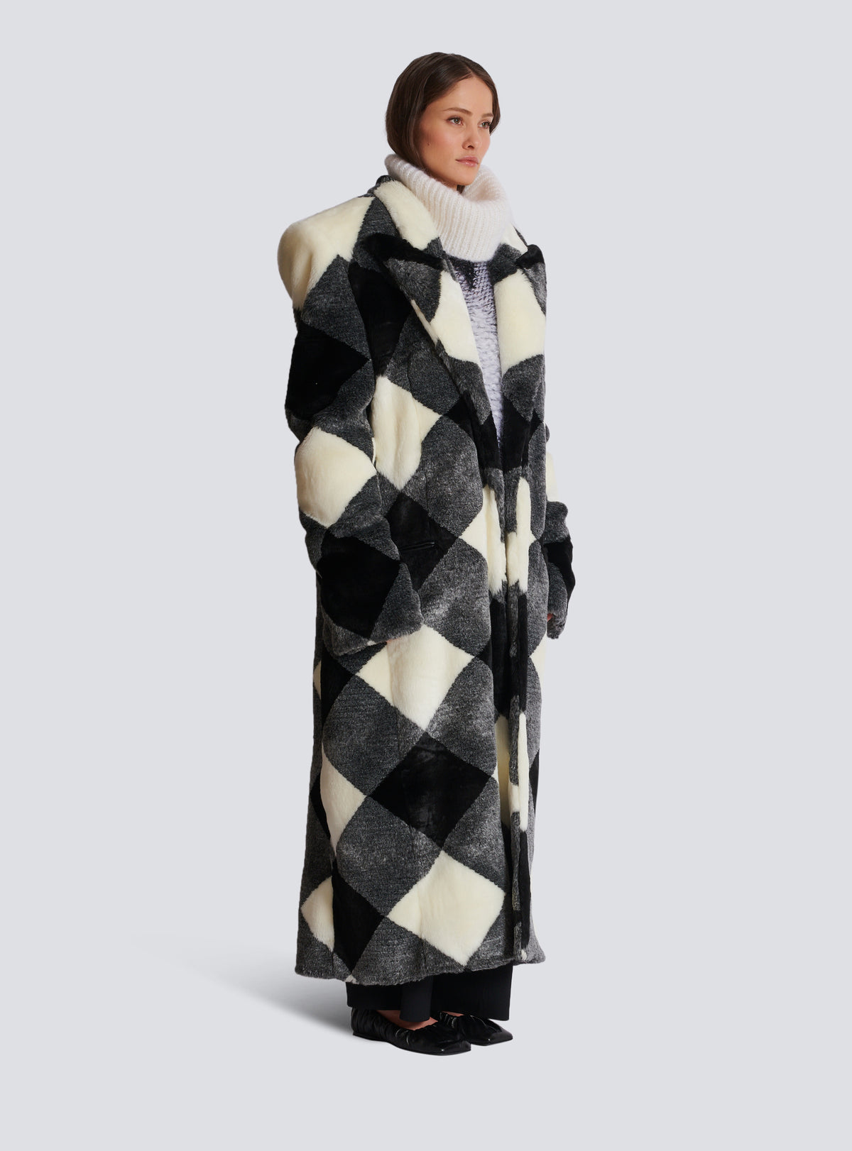 Manteau long vichy en fausse fourrure - Noir & Blanc
