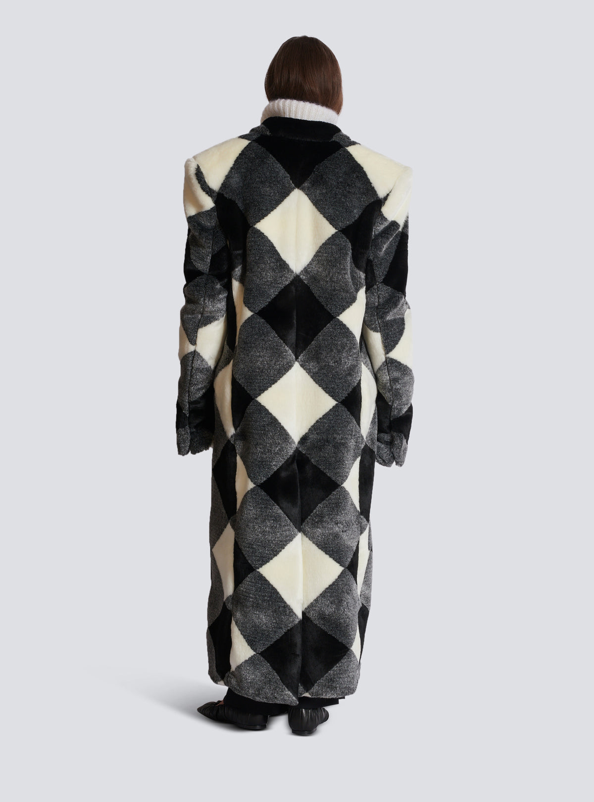 Manteau long vichy en fausse fourrure - Noir & Blanc