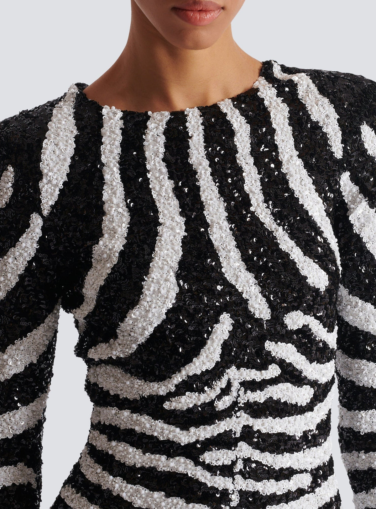 Robe courte bicolore en sequins zebra - Noir & Blanc