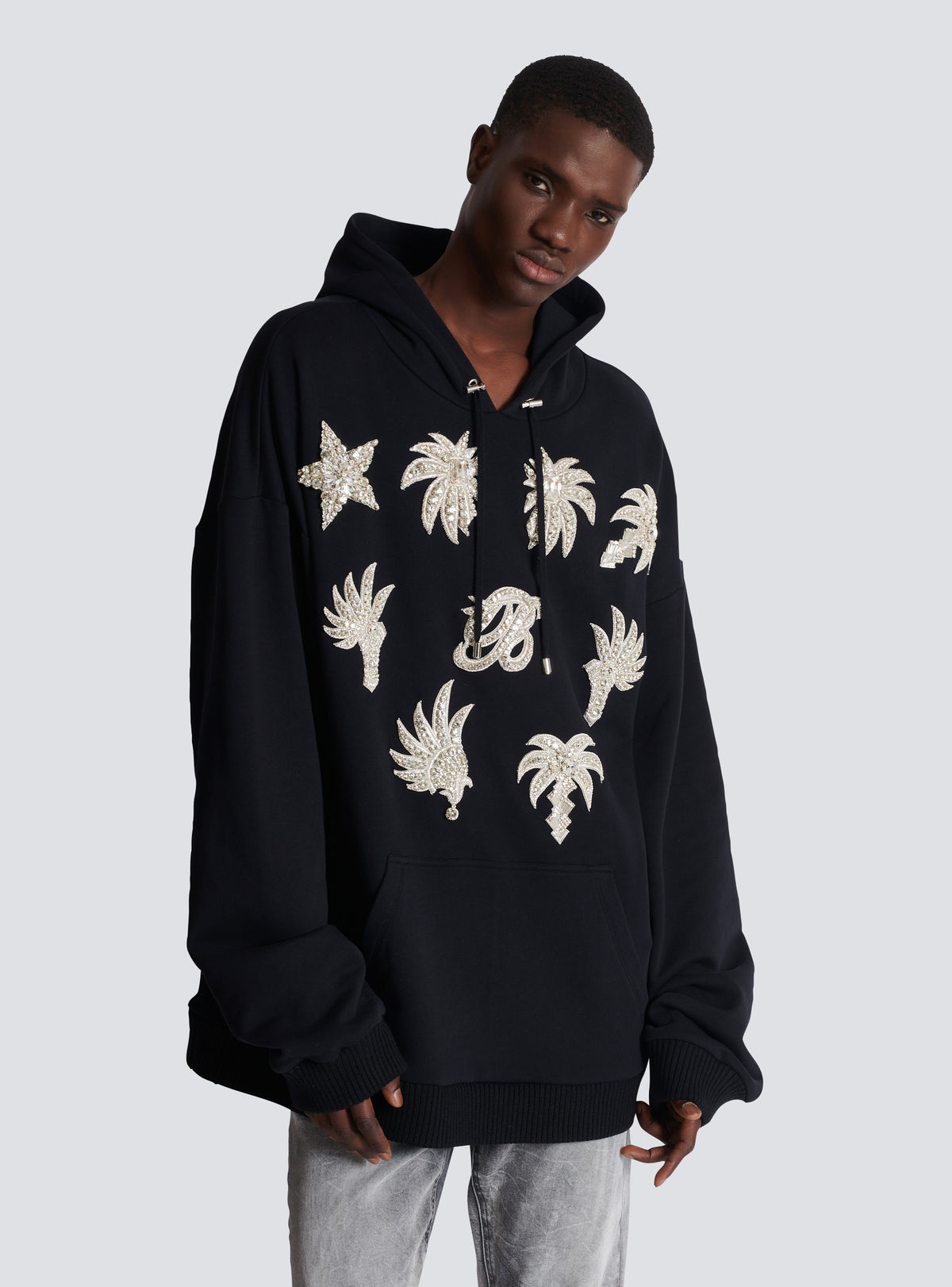 Hoodie avec badges brodés - Noir & Cristal