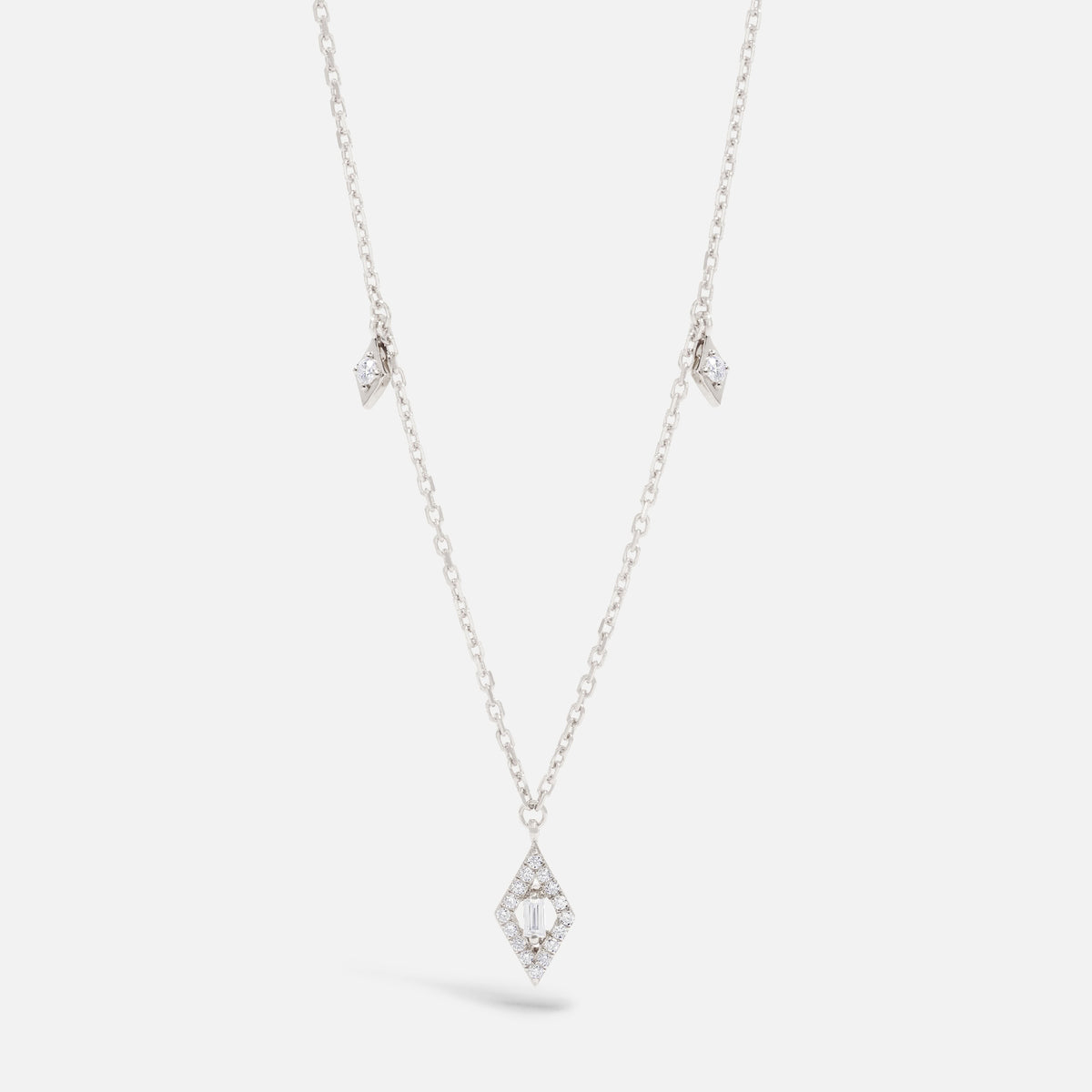 COLLIER DELICATESSE OR BLANC