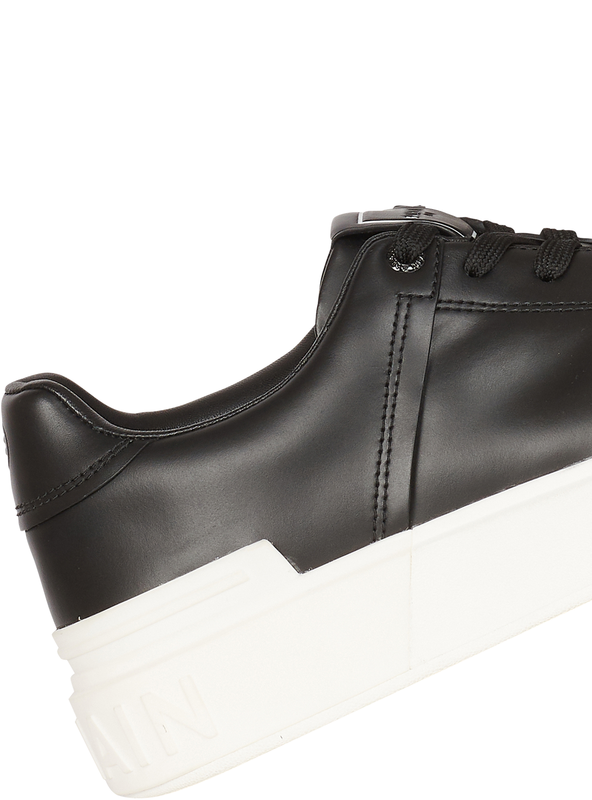 Baskets b-court en cuir de veau - Noir & Blanc