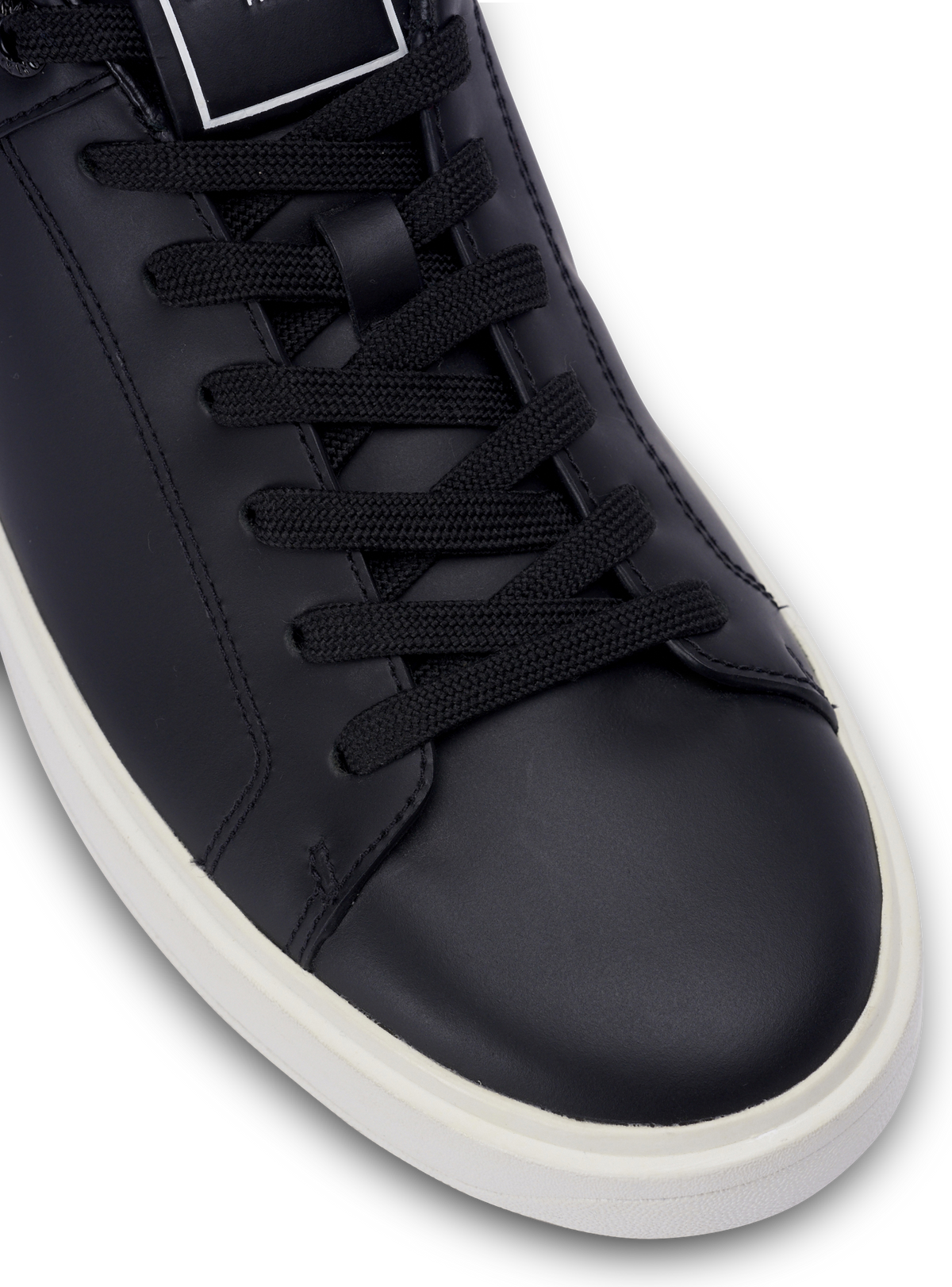 Baskets b-court en cuir de veau - Noir & Blanc