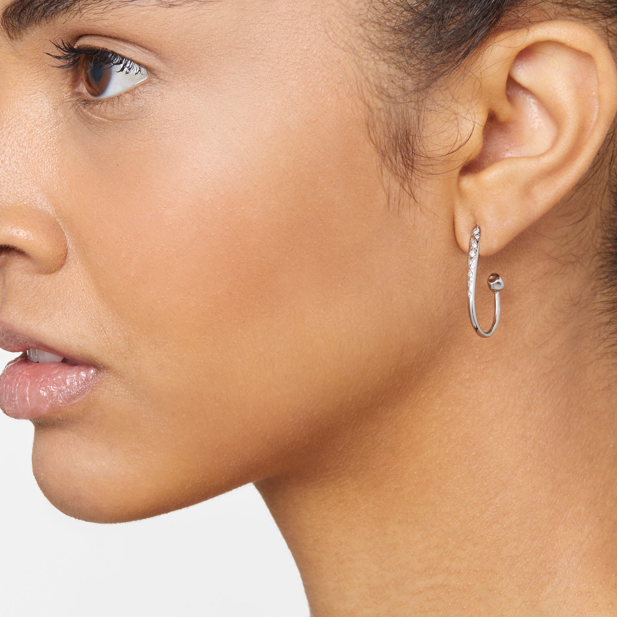 Boucles d'oreilles Essentials en or blanc 18K et diamants - Or Blanc