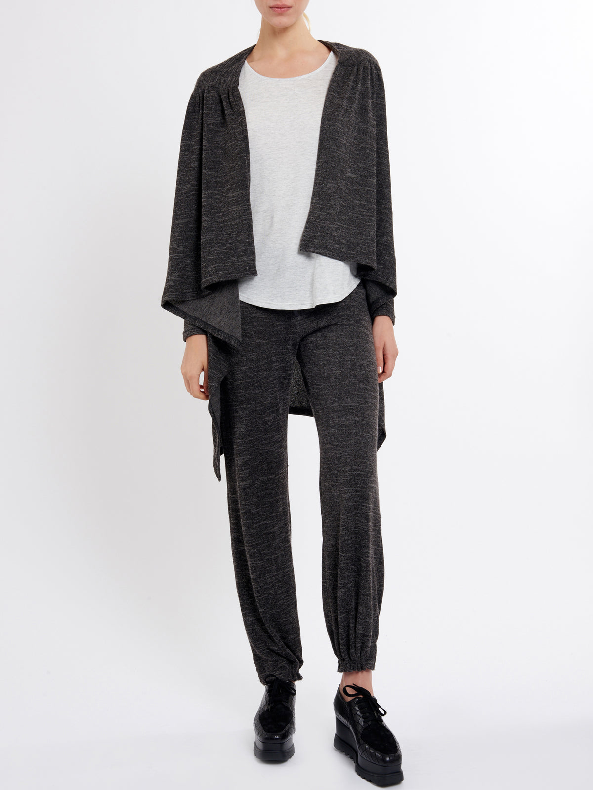 Jaguar Grey / Cardigan Doris