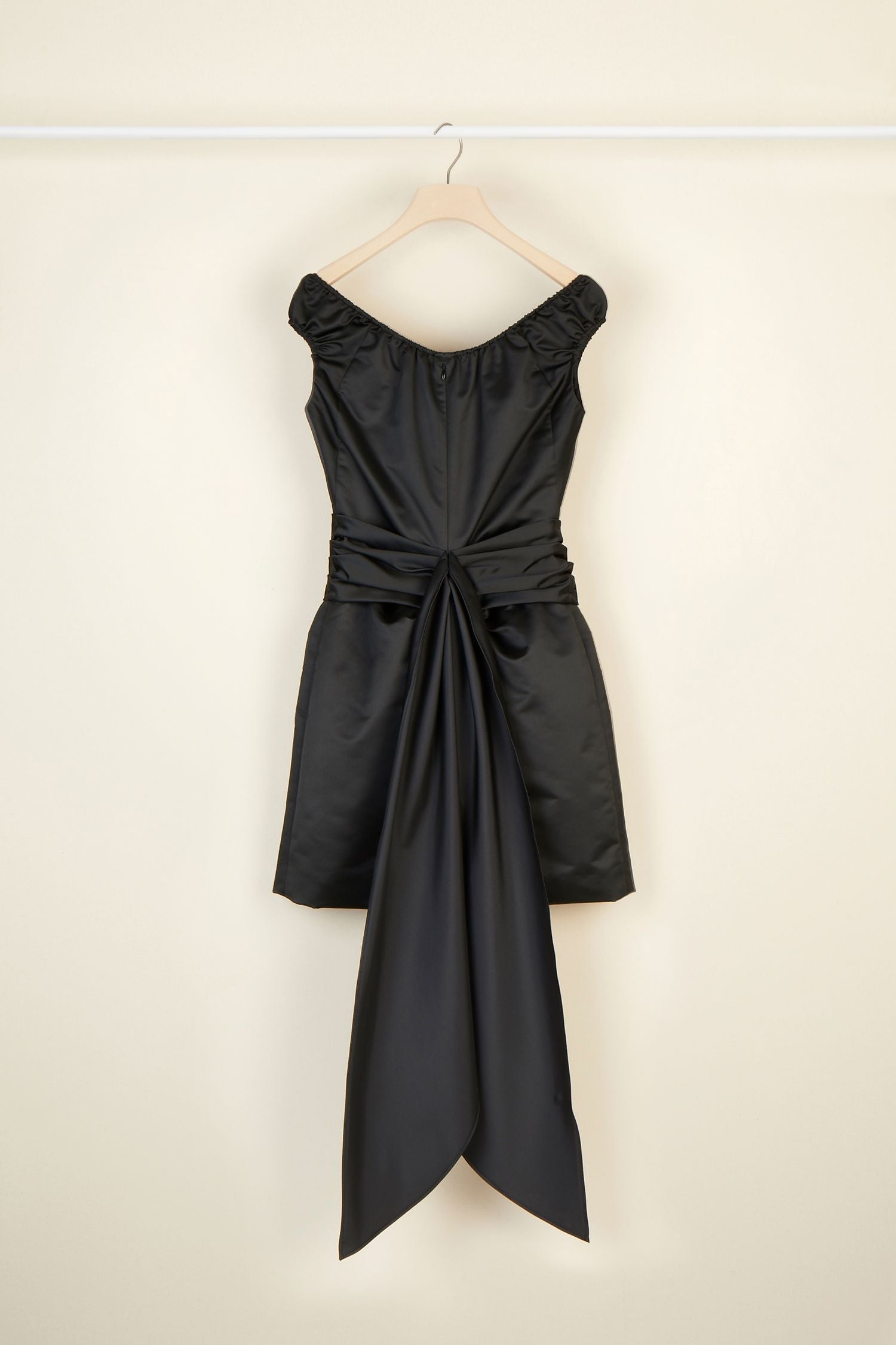 Robe épaules nues à pans drapés - Noir