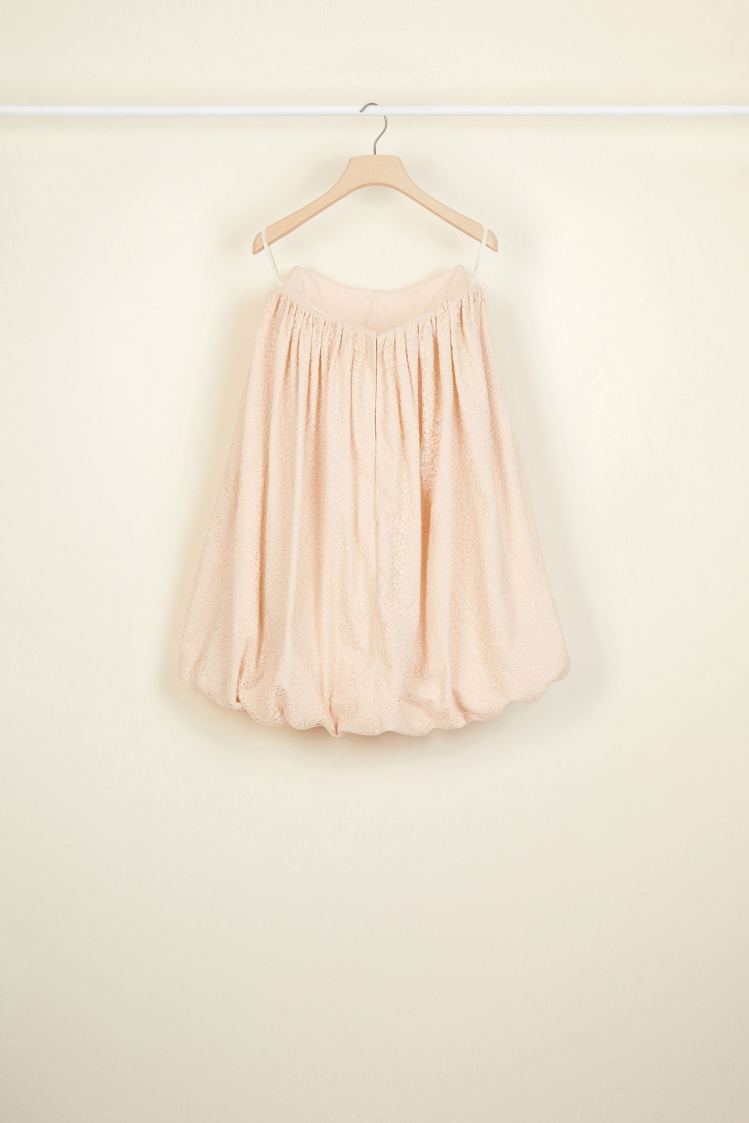 Robe bustier fleurie forme boule - Fleur de Pêche