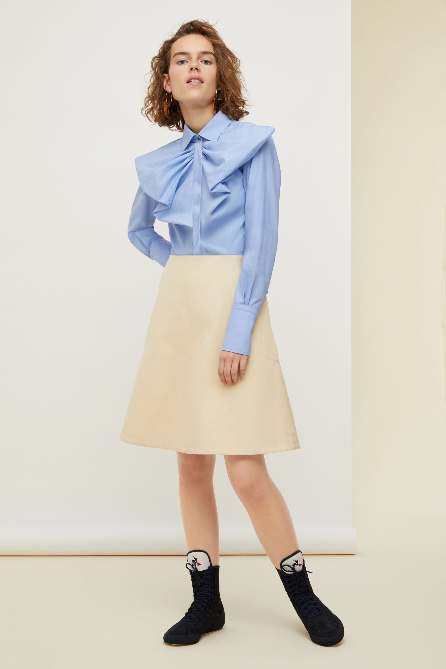 Two-tone dress with bow collar - Vanilla and Blue