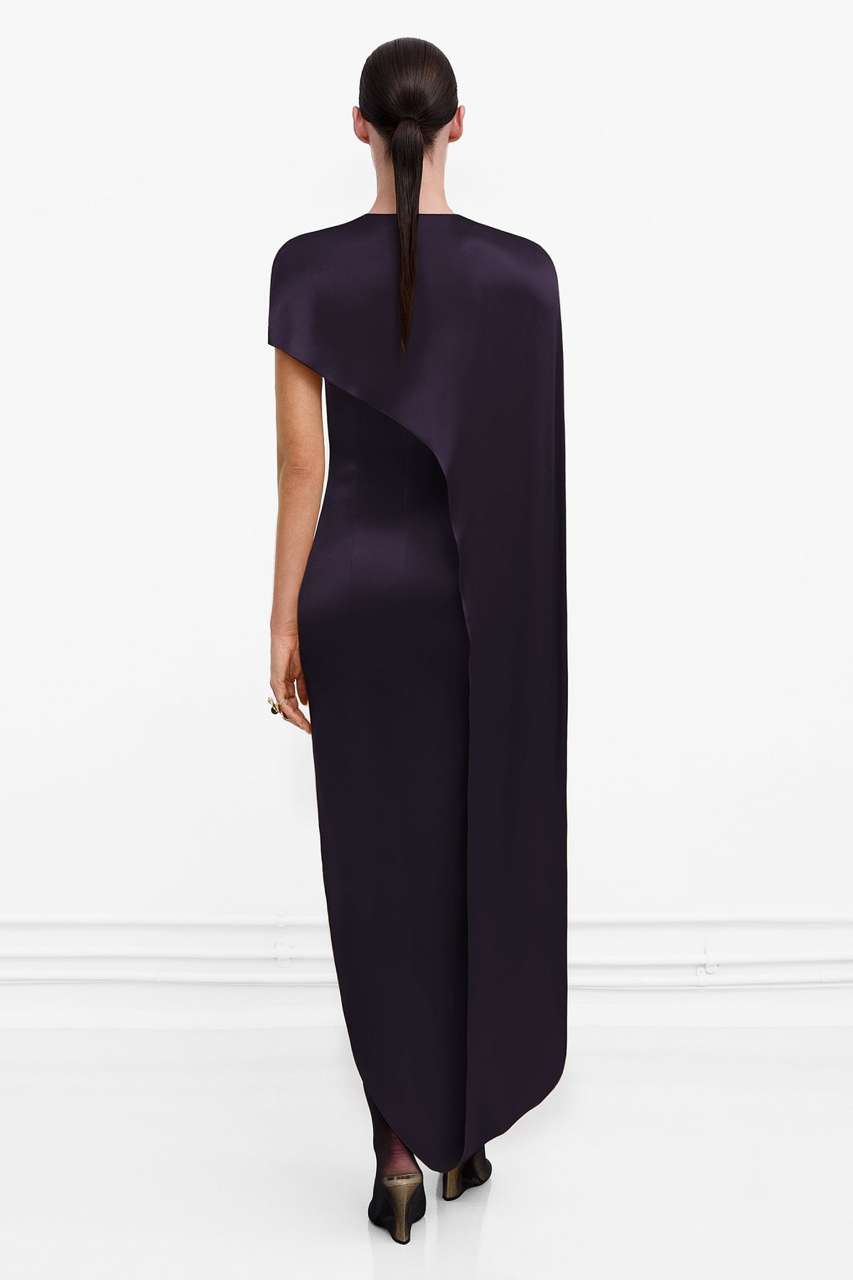 Robe longue Clandestine en satin - Nightshade