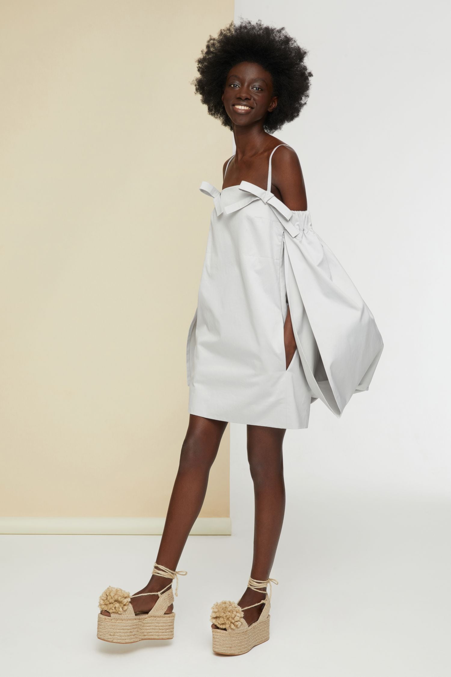 Robe cape à épaules dénudées - Gris Clair