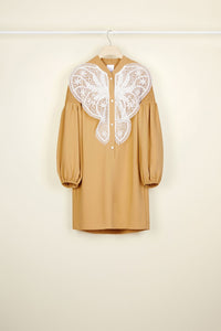 Robe à plastron en dentelle - Sable