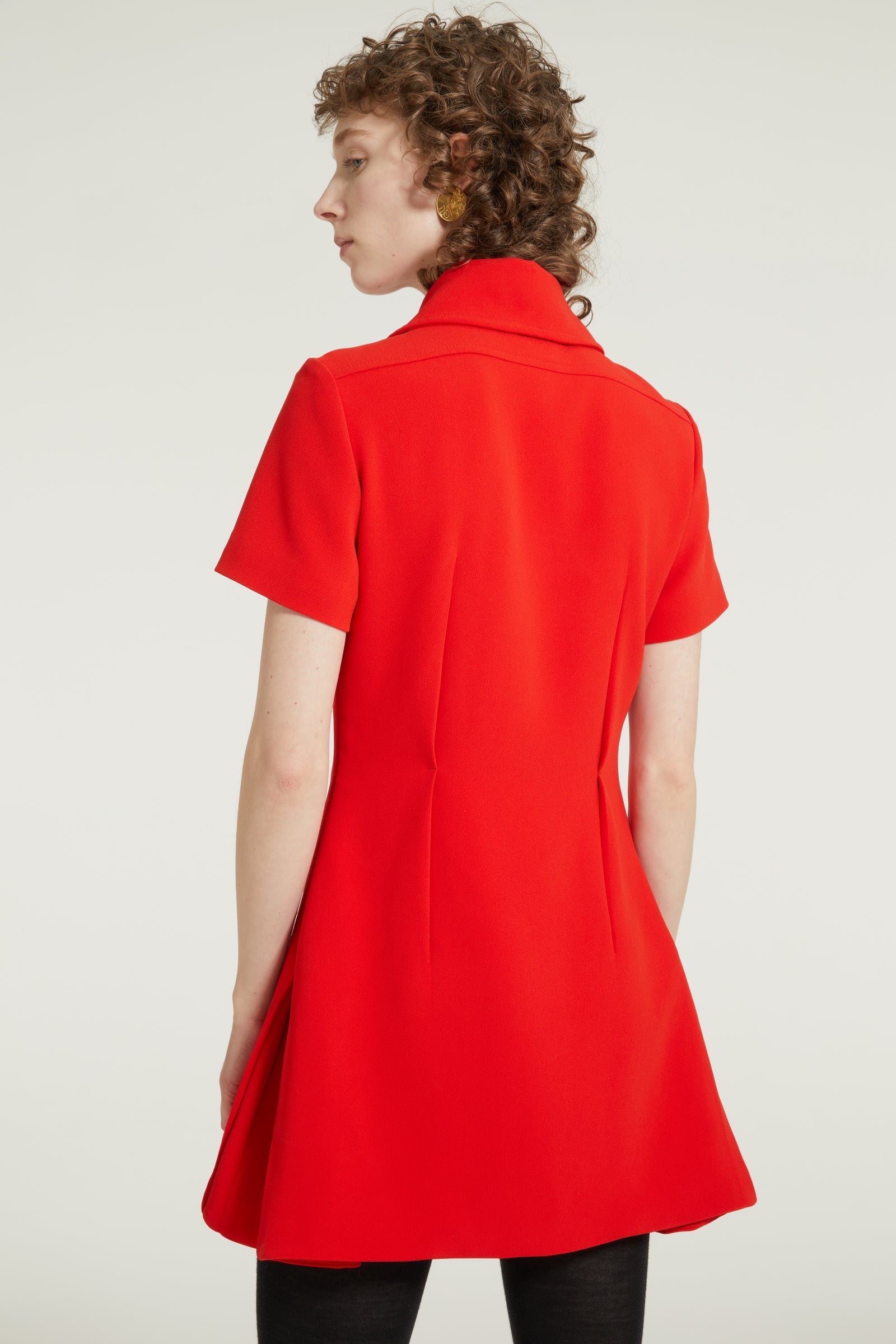 Robe patineuse courte en crêpe technique