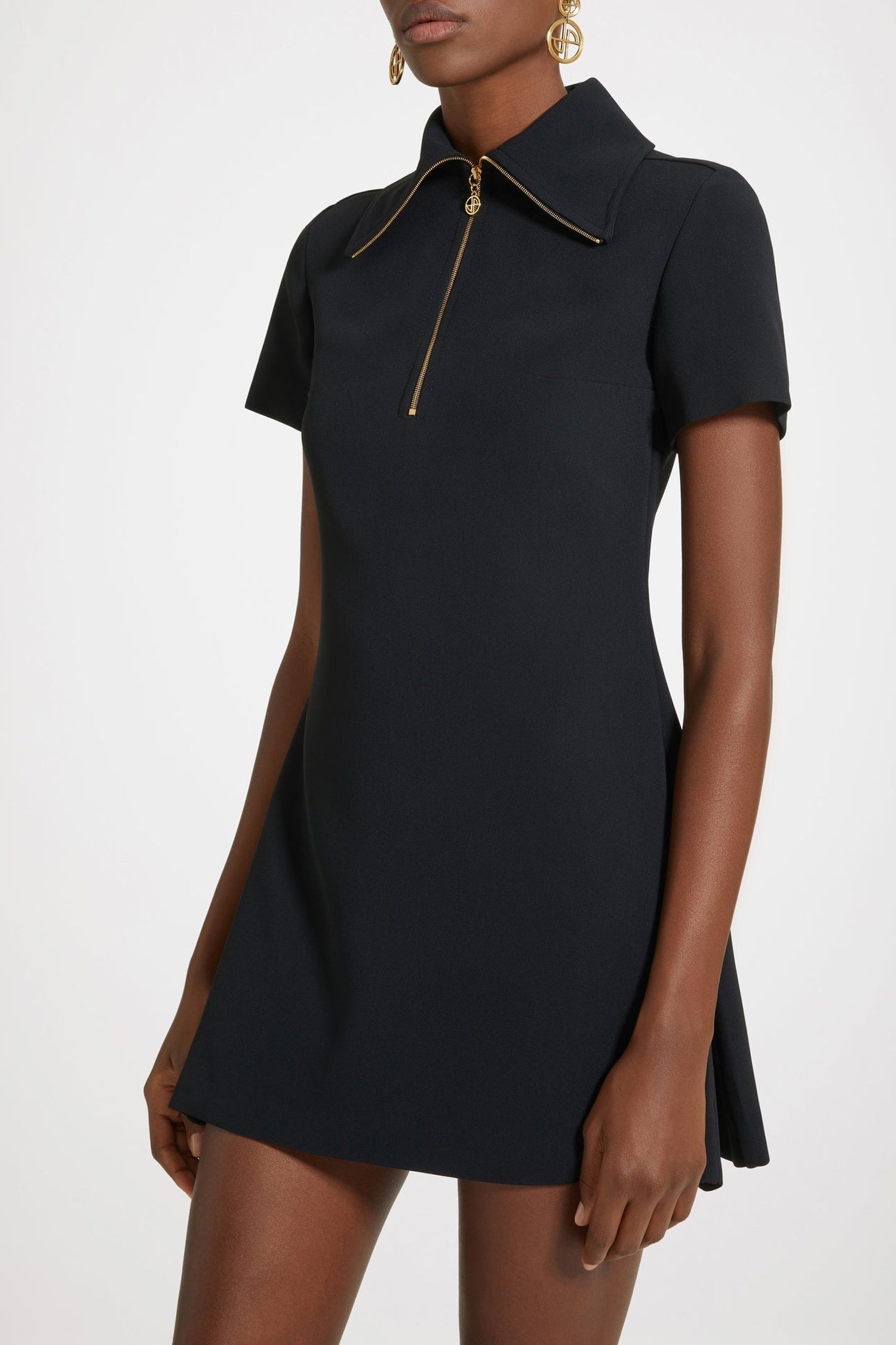 Robe patineuse courte en crêpe technique