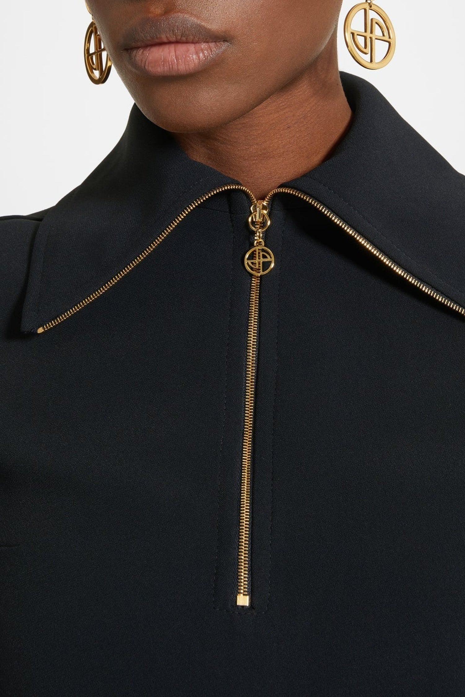 Robe patineuse courte en crêpe technique
