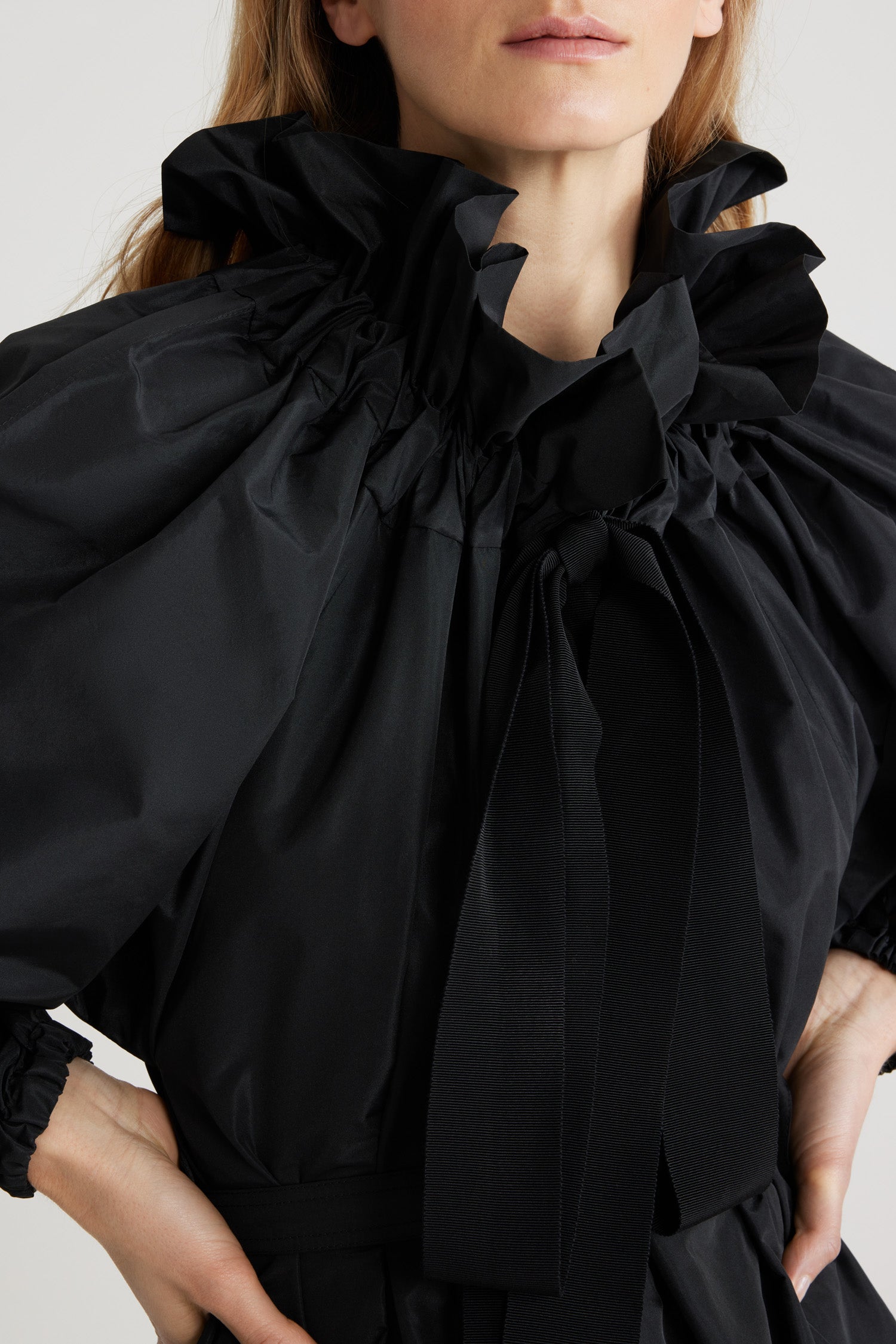 Robe à manches bouffantes en faille recyclée