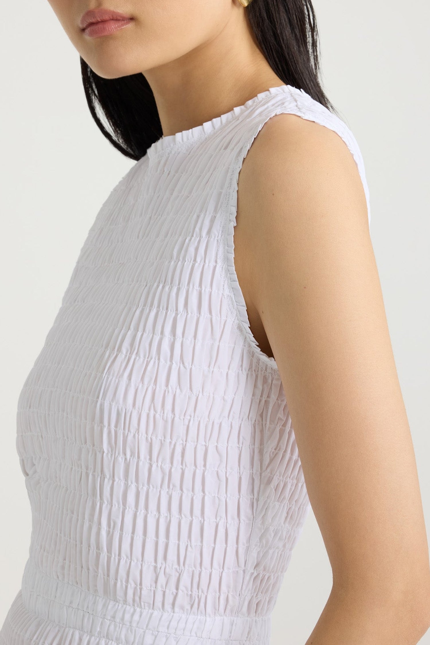Robe midi smockée à ourlet volanté en faille - Blanc