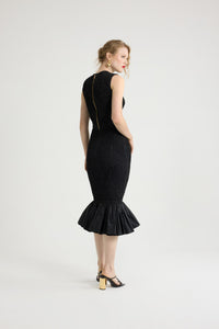 Black / Robe midi smockée à ourlet volanté en faille recyclé