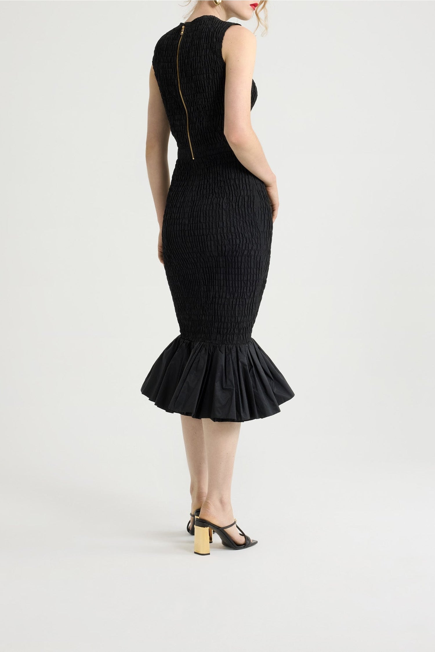 Robe midi smockée à ourlet volanté en faille - Noir