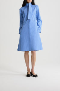 Scarf-neck midi dress in cotton poplin - Glacier blue