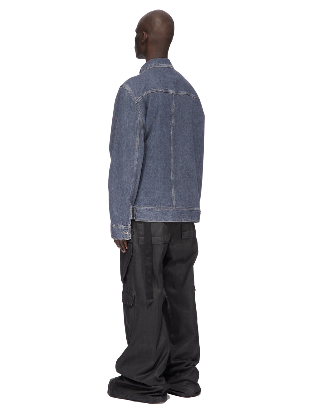 LIDO WORKER