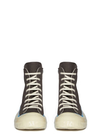 SNEAKS