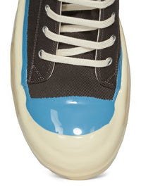 SNEAKS