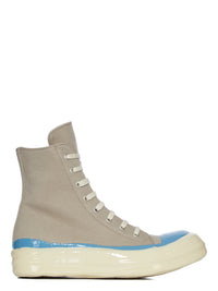 SNEAKS
