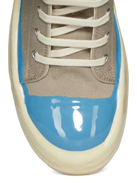 SNEAKS