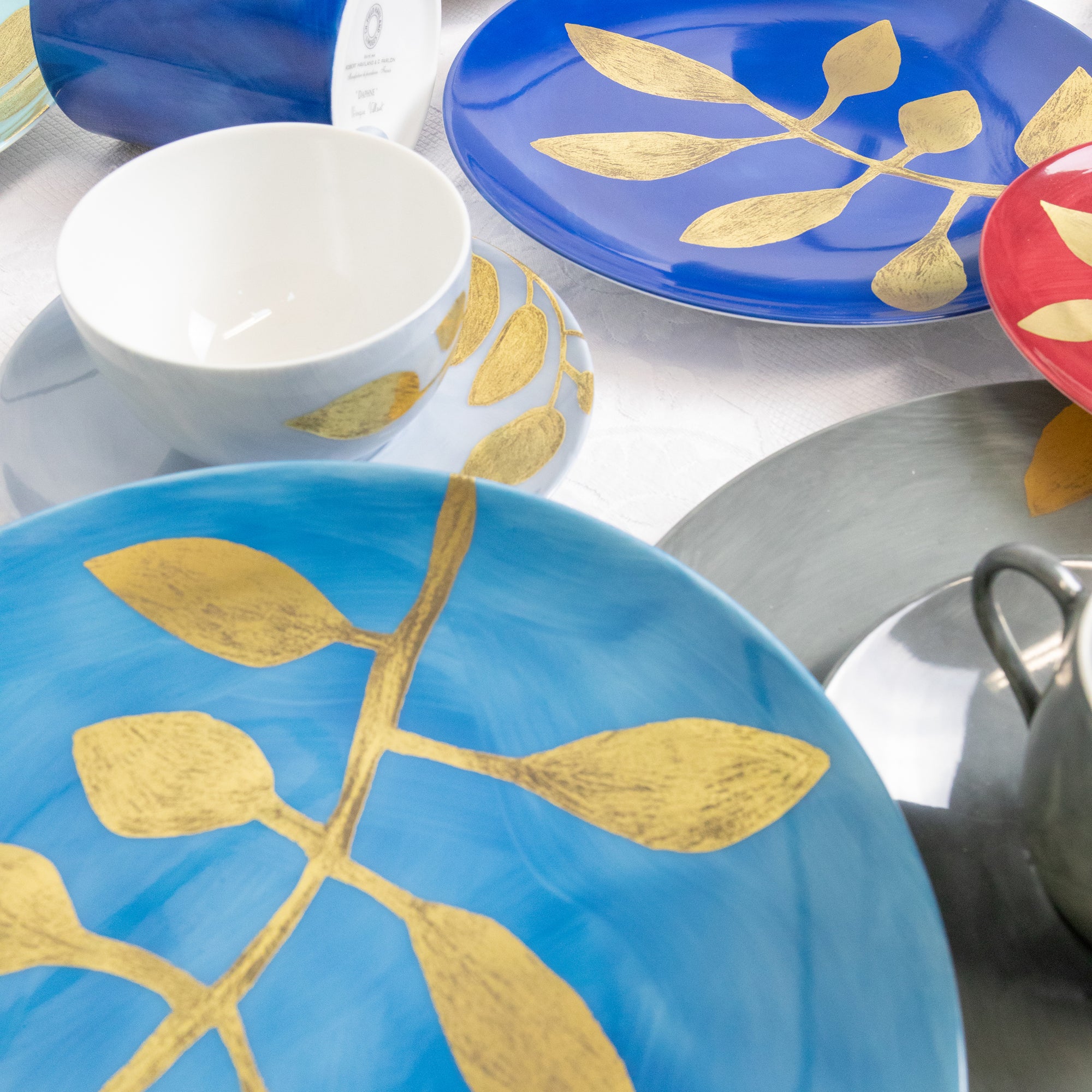 Assiette de présentation Daphné en porcelaine - Atoll