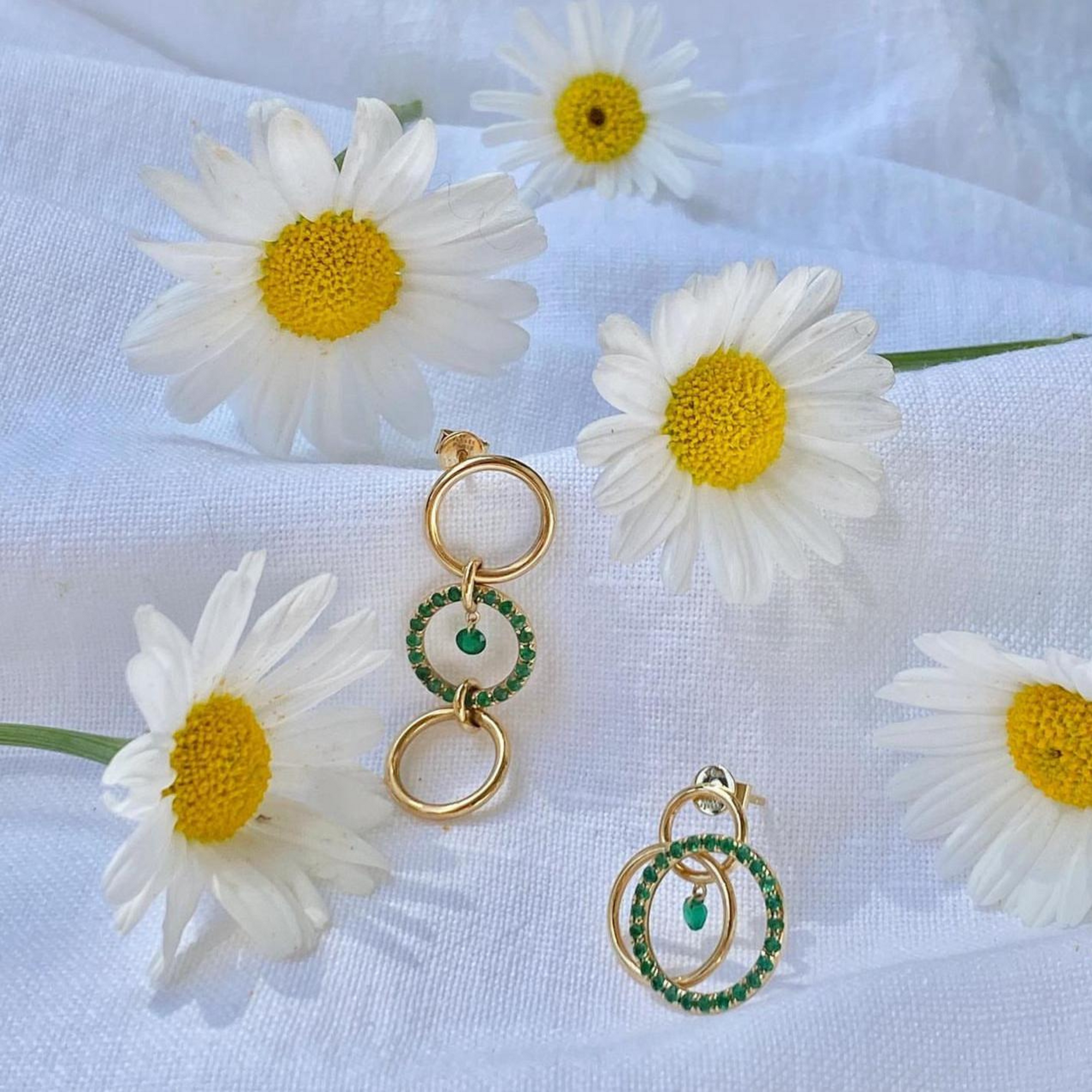 9qty RELIQUAT 950€/ QTY IN : 11-QTY OUT : 2- ST : 18% // Boucle d’oreille Padam sertie diamant -Jaune