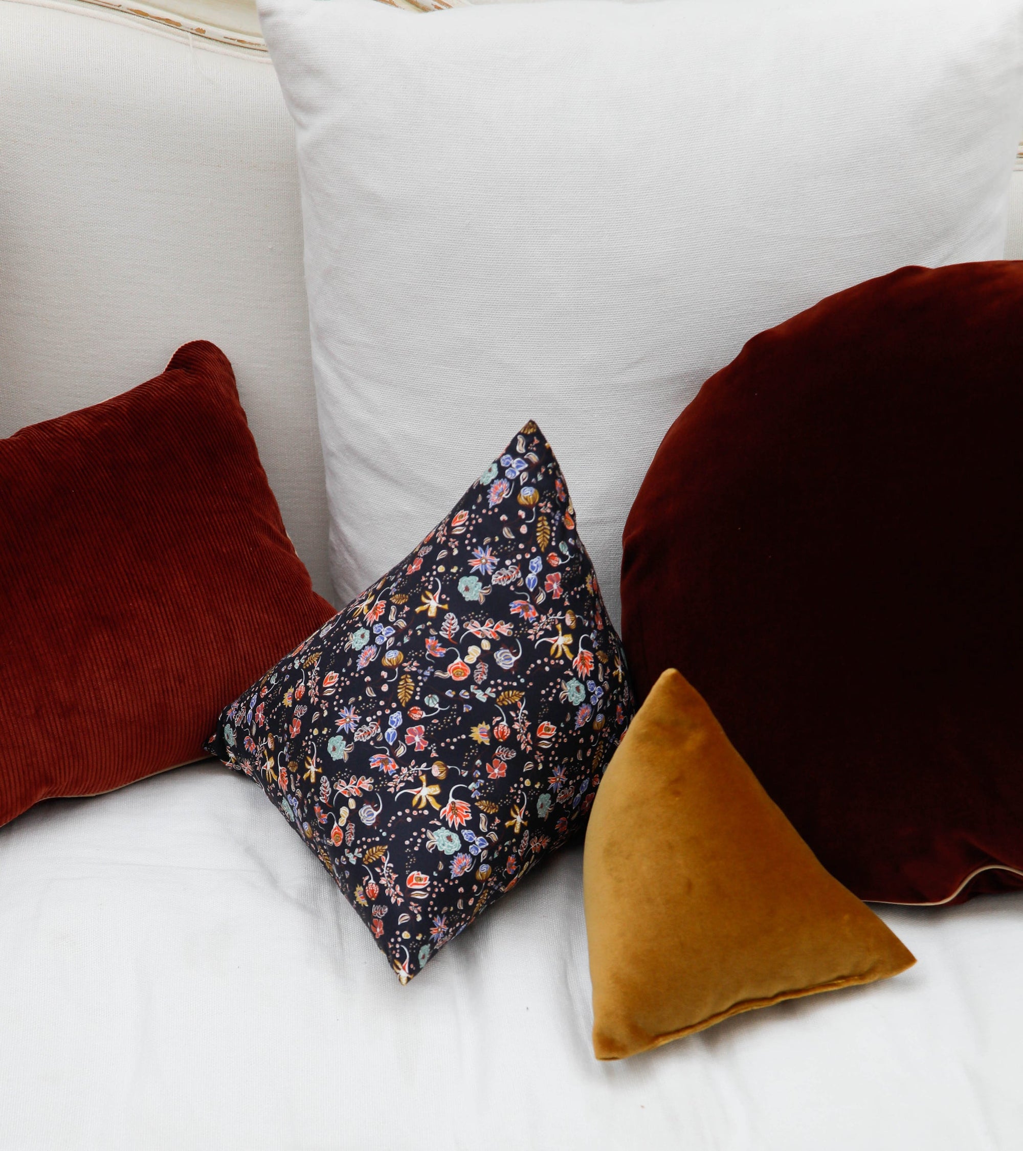 Coussin Divino en velours - Moutarde
