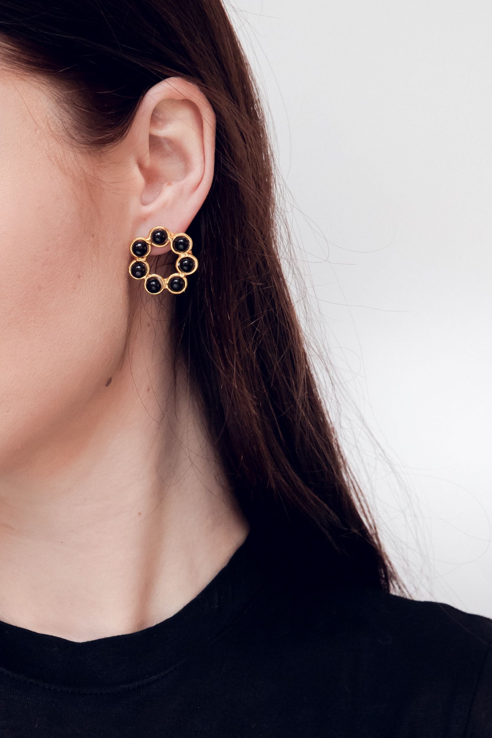 Boucles d'oreilles Daisy dorées à l'or fin et Onyx - Noir