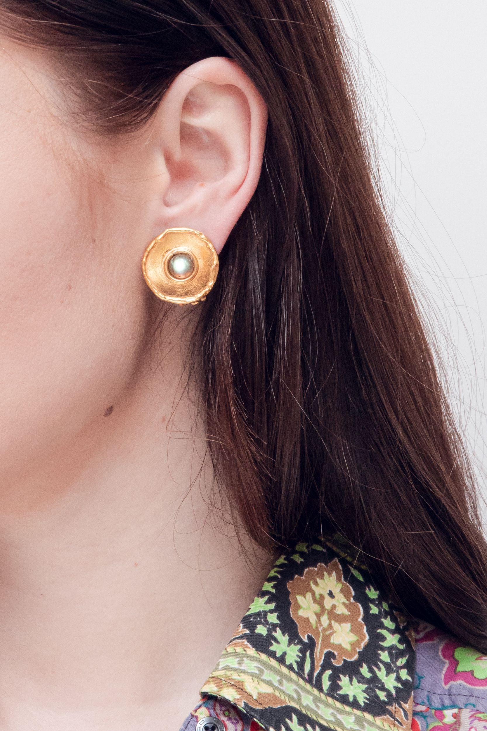 Boucles d'oreilles Medaille dorées à l'or fin et Labradorite - Gris