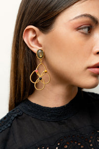 Boucles d'oreilles à clips Arabesque dorées à l'or fin et multipierres - Multicolor