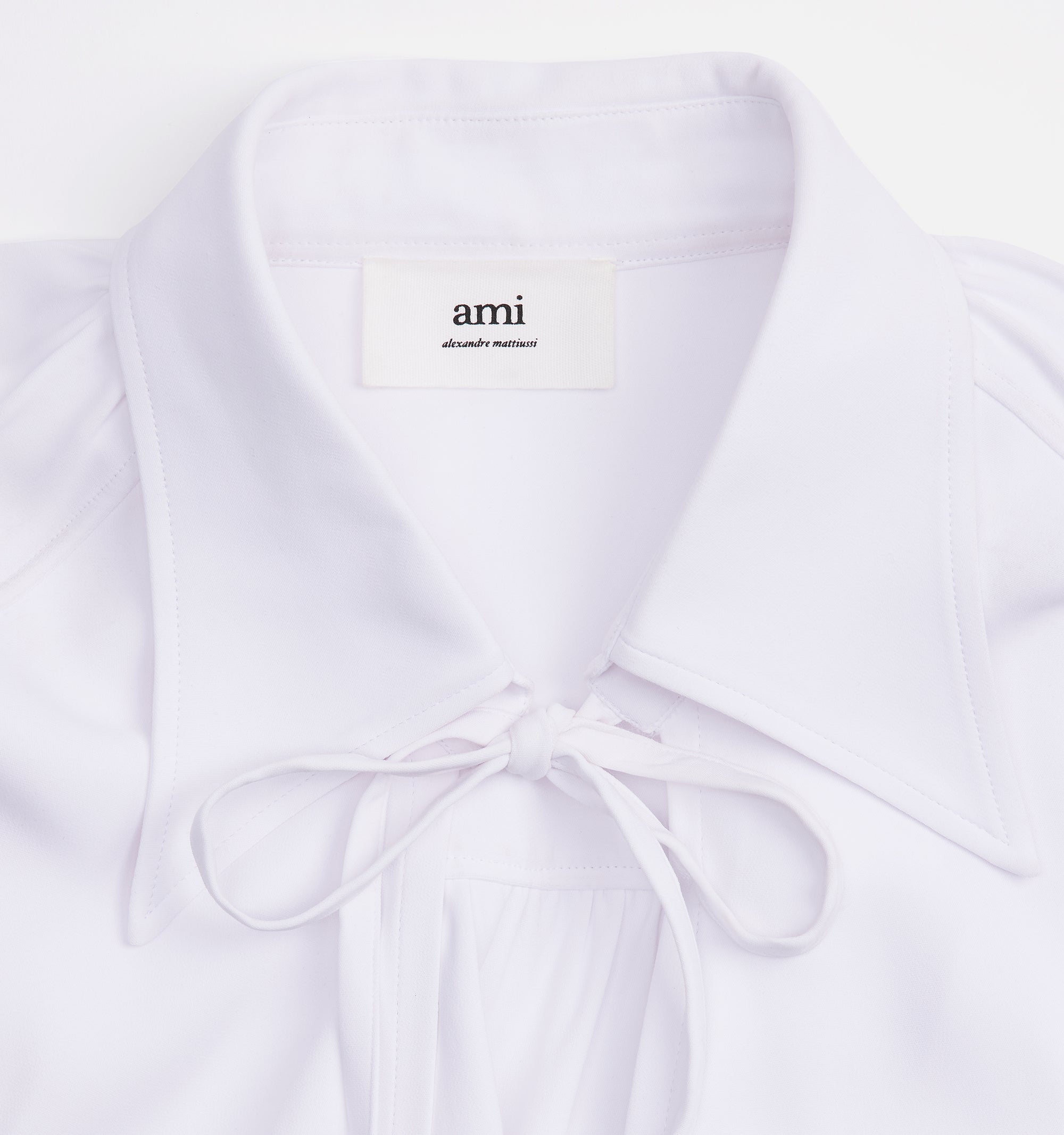 Robe courte avec cordons de serrage - White