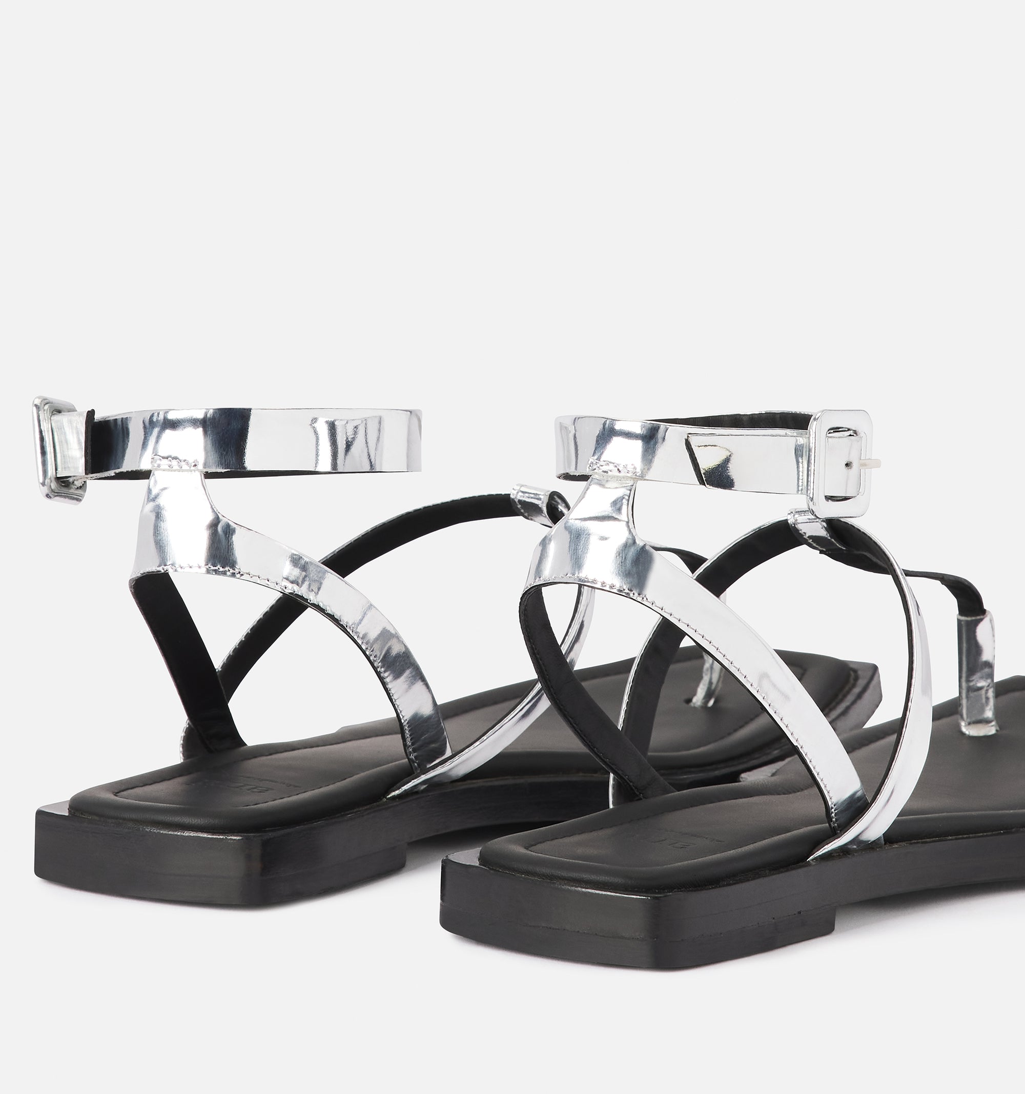 Sandales plates avec bride en cuir - Silver