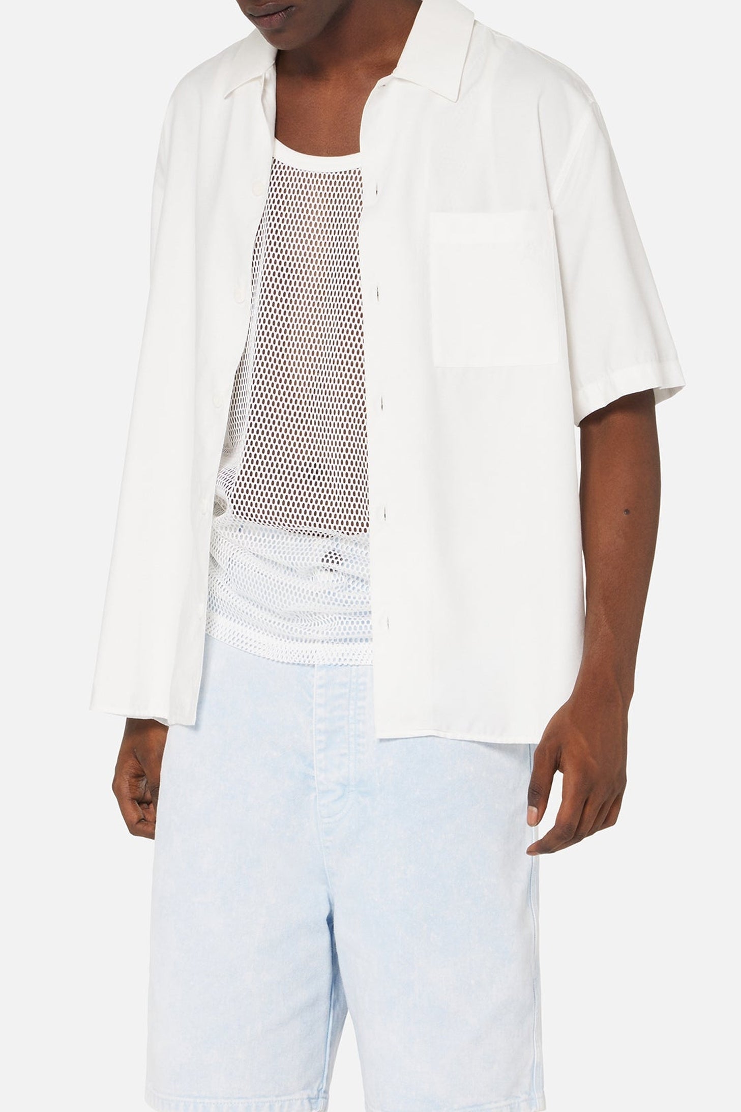 Chemise à manches courtes et col requin - White