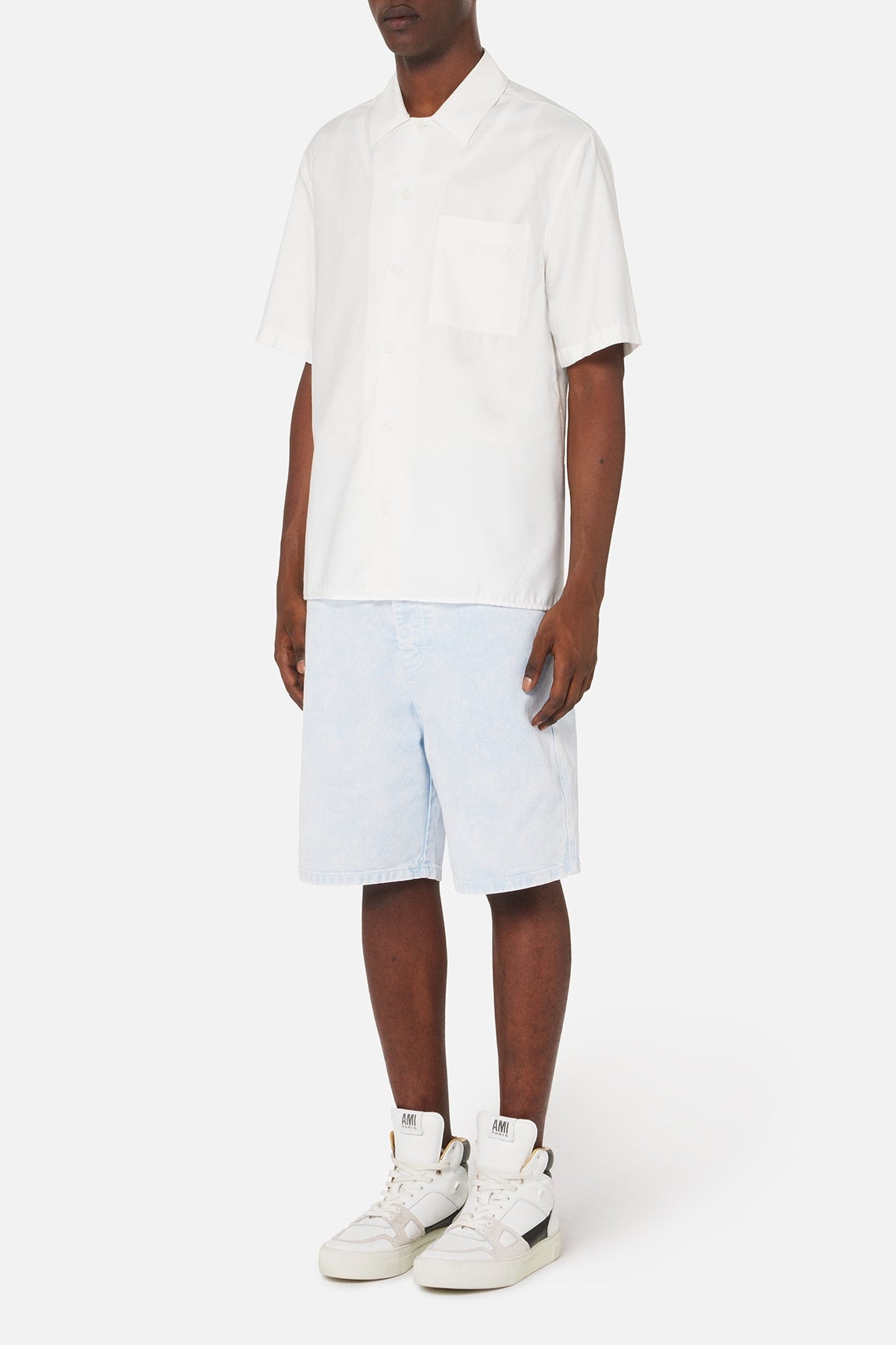Chemise à manches courtes et col requin - White