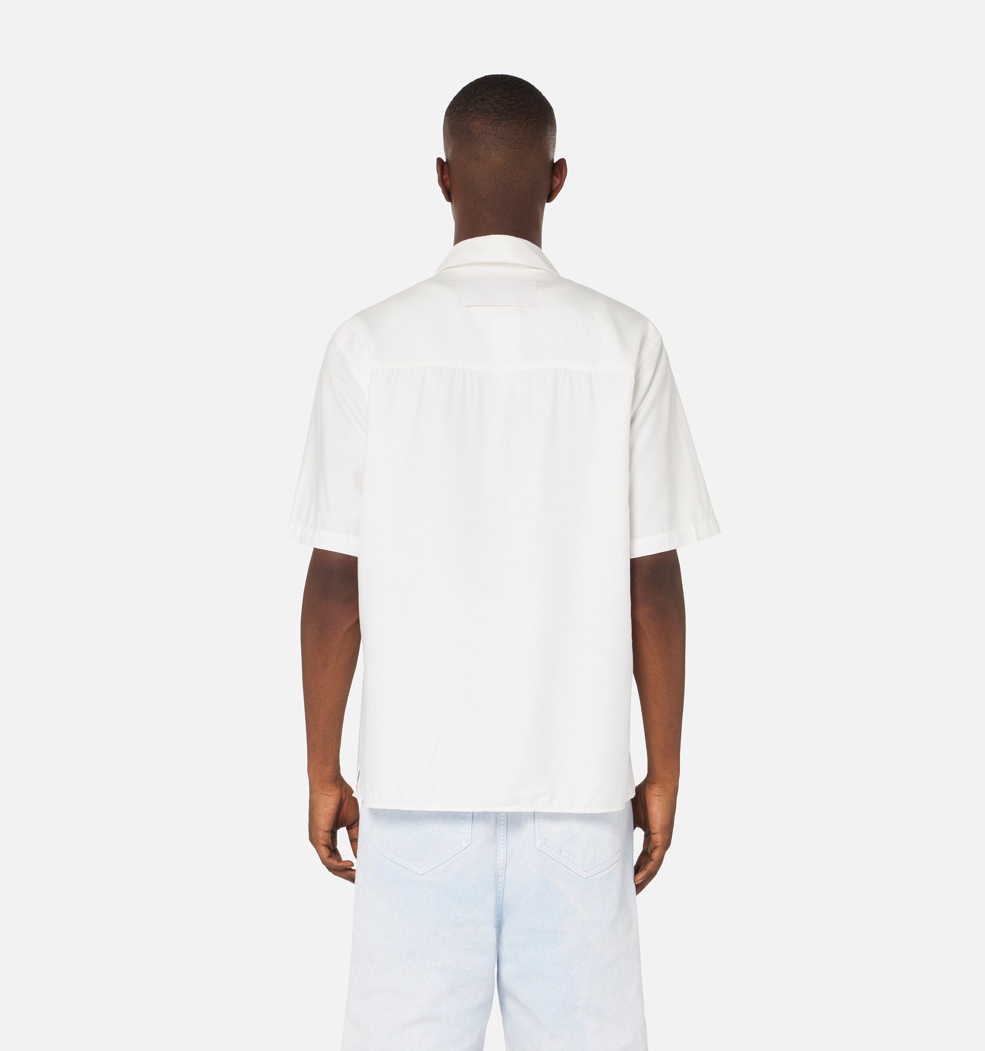 Chemise à manches courtes et col requin - White