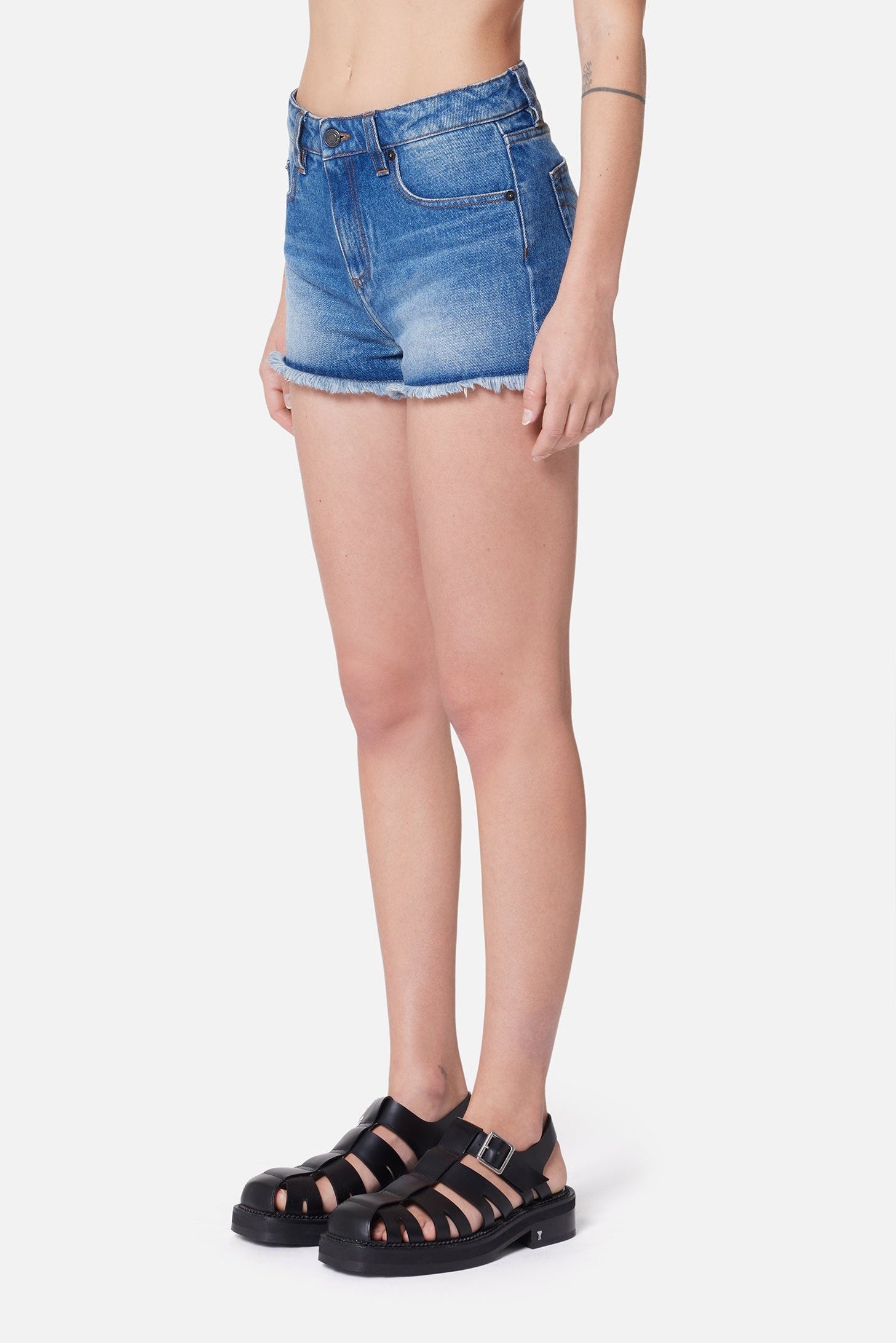 Short effiloché en denim - Used Blue