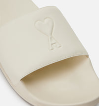 Mules Ami de Cœur avec logo - Off White