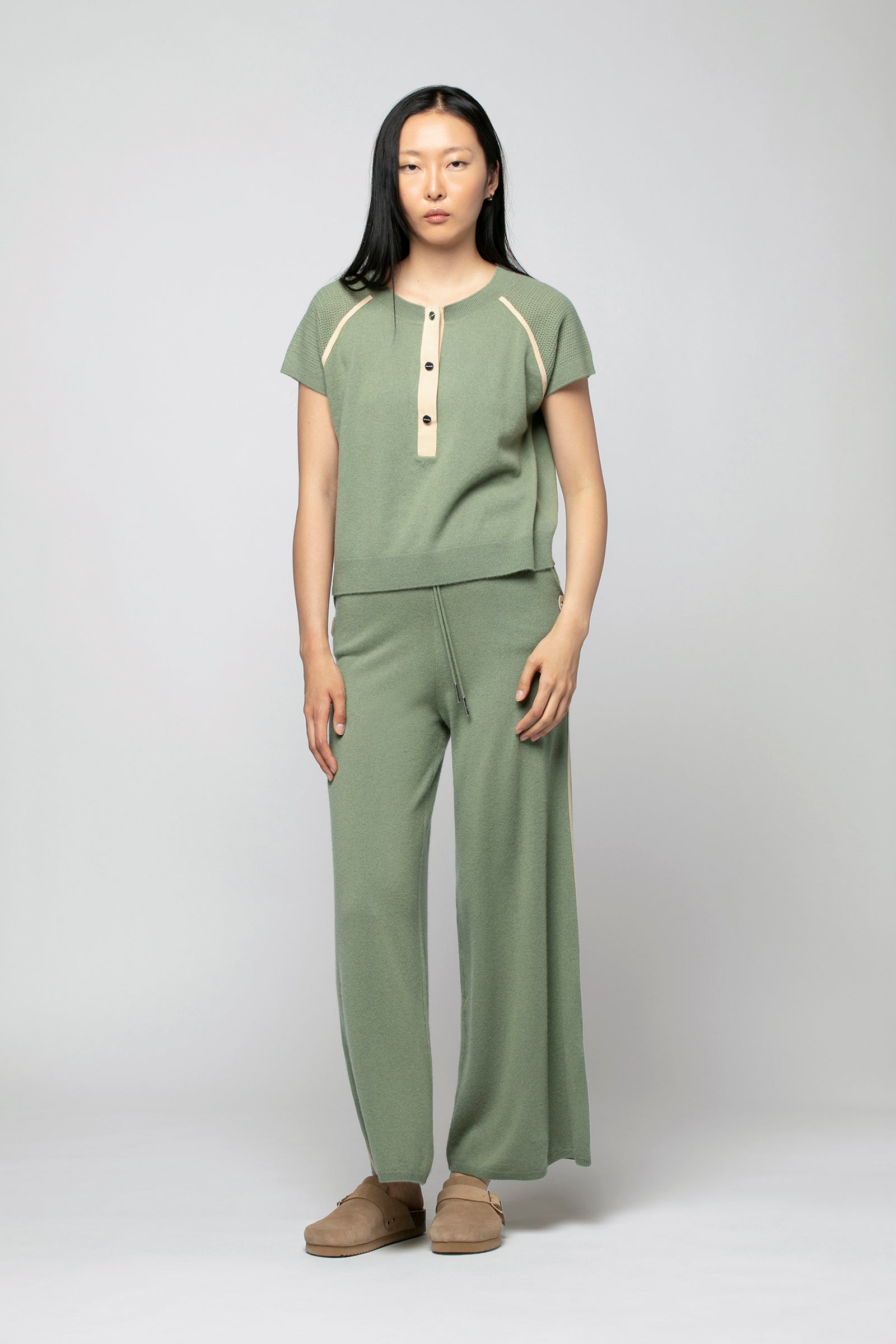 1 QTY RELIQUAT ST 50% QTY VENDU 1/2 PANTALON MAILLE ET SUEDE