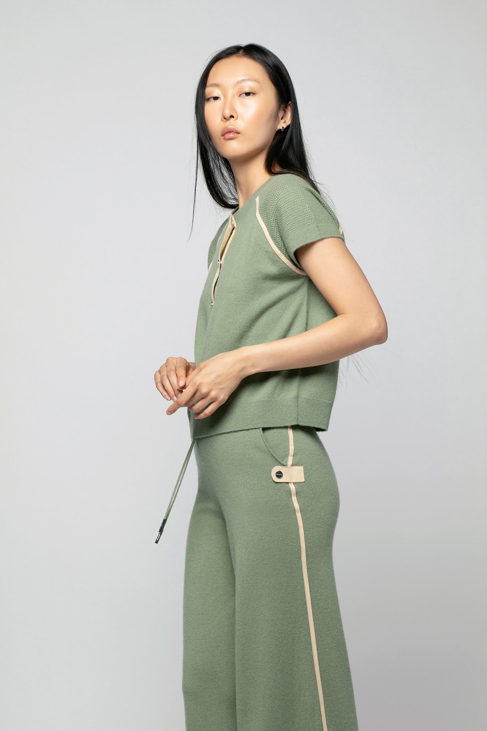 1 QTY RELIQUAT ST 50% QTY VENDU 1/2 PANTALON MAILLE ET SUEDE