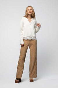 1 QTY RELIQUAT ST 13% QTY VENDU 1/8 PANTALON EN CUIR VELOURS LACE