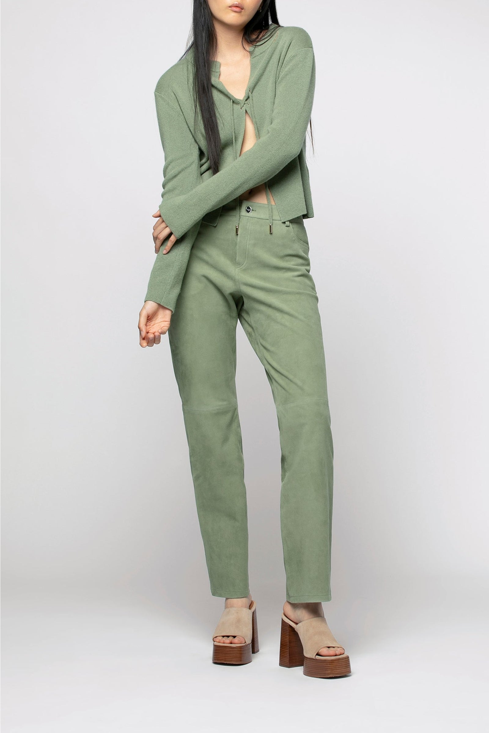 11 QTY RELIQUAT ST 7% QTY VENDU 1/15 GILET CACHEMIRE AVEC LACAGE