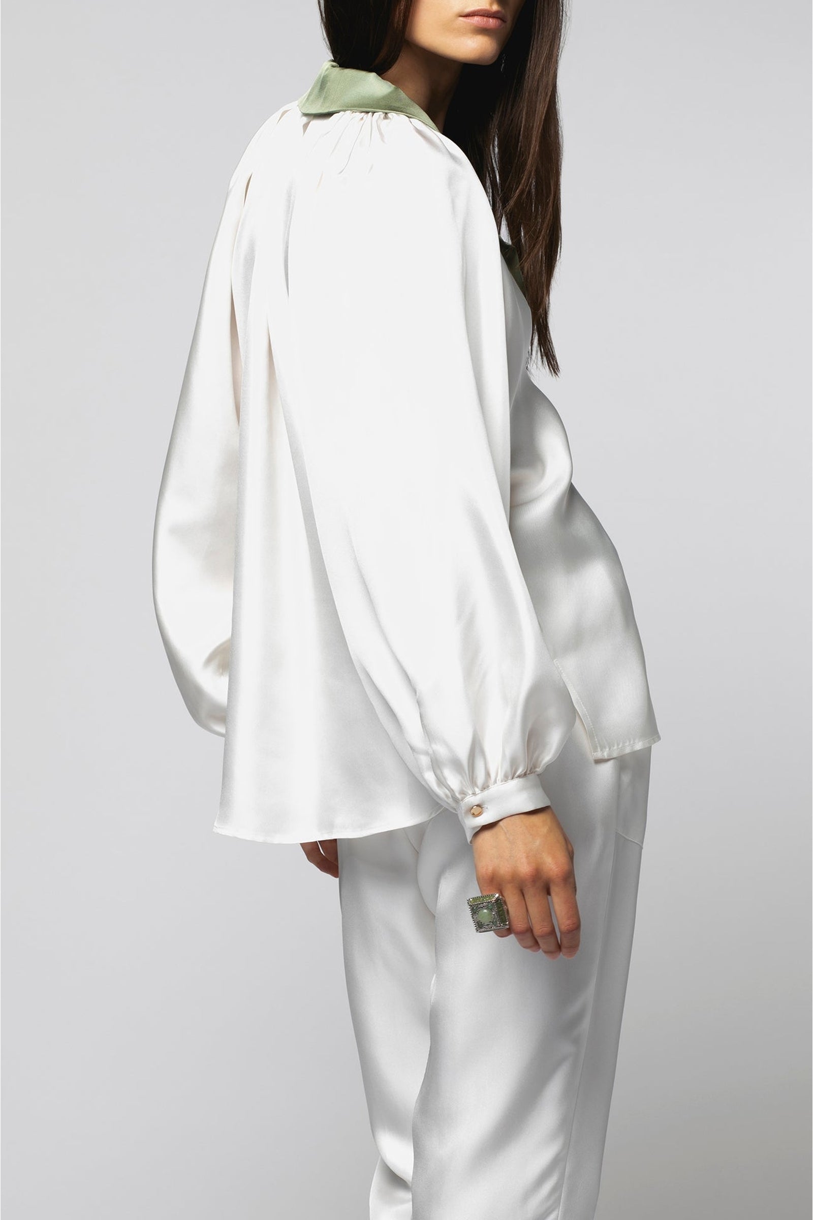 1 QTY RELIQUAT ST 25% QTY VENDU 1/4 BLOUSE EN SOIE BI-COLOR