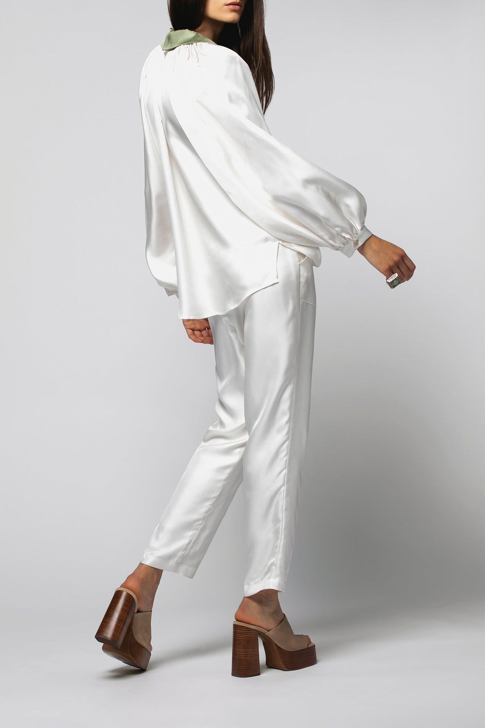 1 QTY RELIQUAT ST 25% QTY VENDU 1/4 BLOUSE EN SOIE BI-COLOR