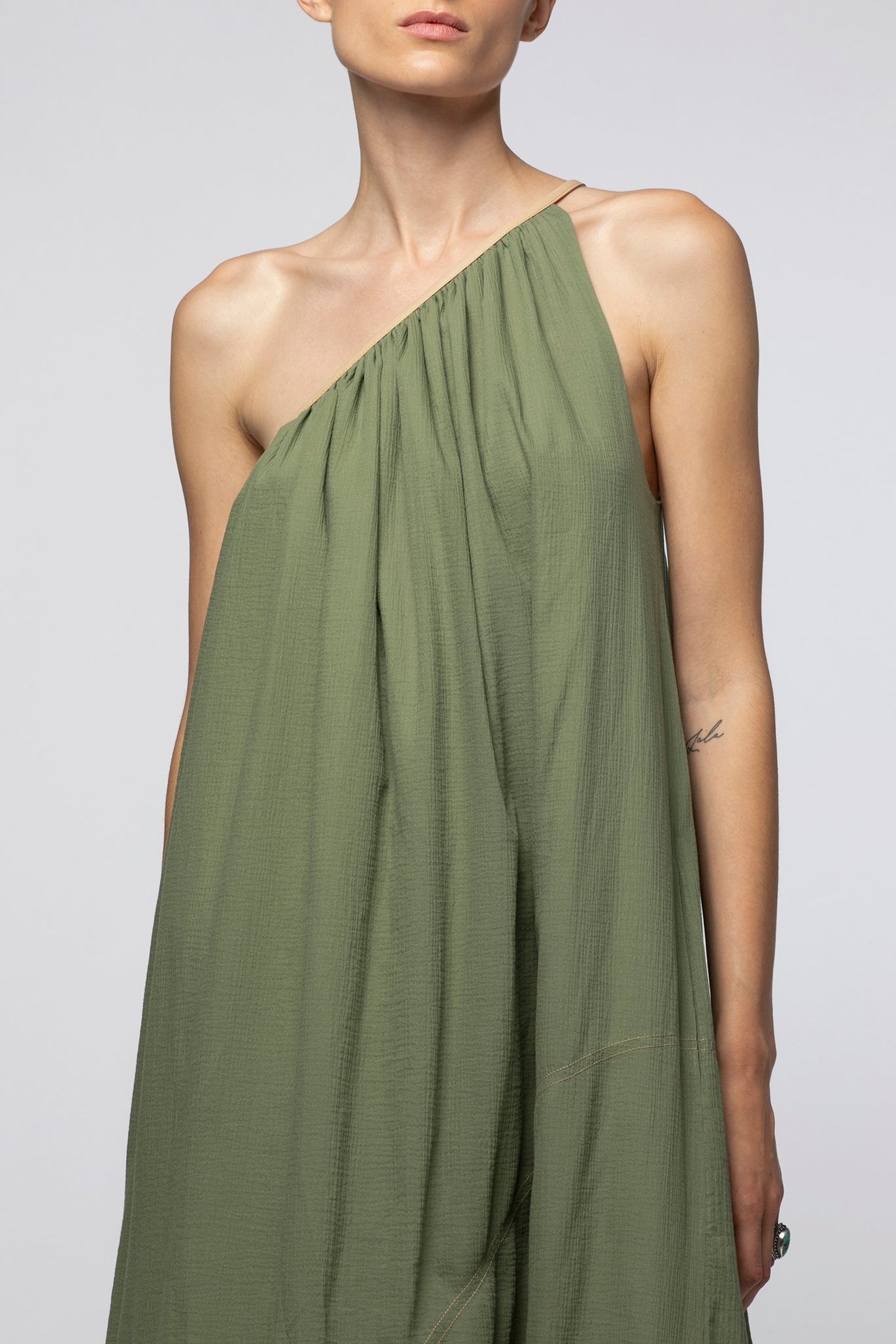 15 QTY RELIQUAT ST 3% QTY VENDU 1/29 ROBE ASYMETRIQUE DETAILS CUIR