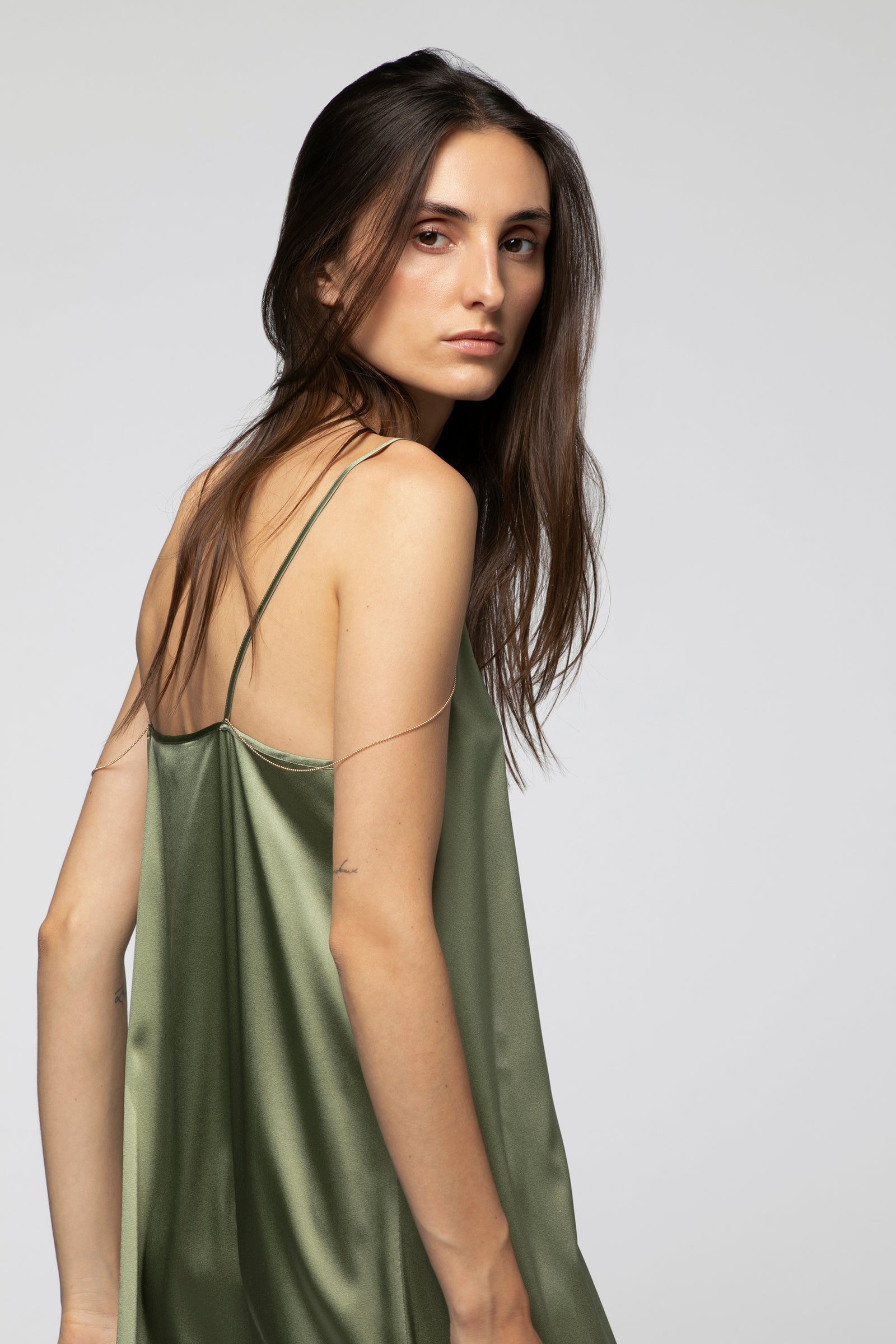 1 QTY RELIQUAT ST 33% QTY VENDU 1/3 ROBE LONGUE EN SOIE